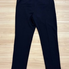 Milk tea＜マタニティパンツ・産後ボトムス＞クロエ・センタープレスパンツの画像