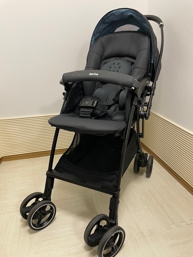 ★大幅お値下げしました★【半年のみ使用、美品】2024年モデル•アップリカベビーカー／ラクーナクッションＡＧ