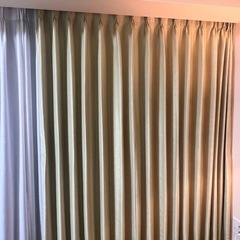 カーテンの画像