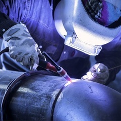 【月30万〜／未経験OK】溶接・配管スタッフ募集！資格取得は会社負担／山口県宇部市拠点（出張手当あり）の画像