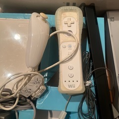 wii本体（白）+ソフト4本セットの画像