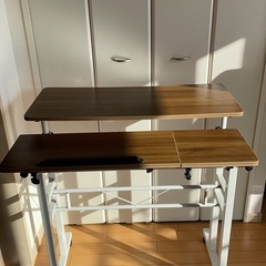 パソコンデスクにも学習机にもの画像