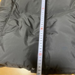 レディース／フード付き ダウンジャケット　ブラック　ユニクロ Mサイズの画像