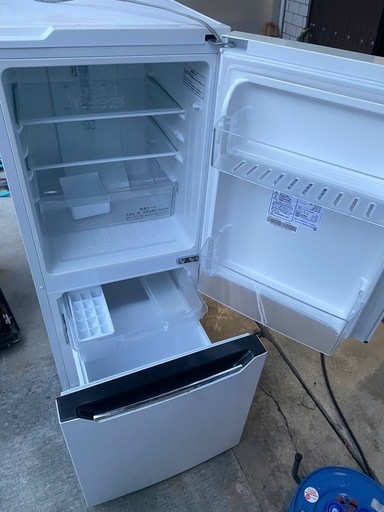 NO B669?福岡市内配送設置無料✨?冷蔵庫 ハイセンス 一人暮らし 130L ボトムフリーザー 霜取り不要 送料込み HR-D13