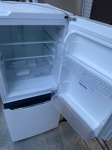 NO B669?福岡市内配送設置無料✨?冷蔵庫 ハイセンス 一人暮らし 130L ボトムフリーザー 霜取り不要 送料込み HR-D13