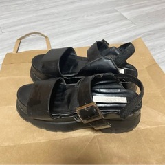 NUOVO ブラックサンダルの画像