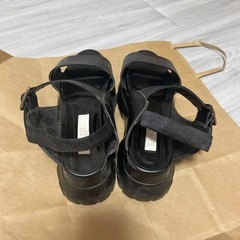 NUOVO ブラックサンダルの画像