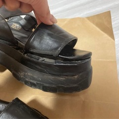 NUOVO ブラックサンダルの画像