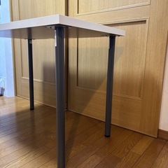 IKEA デスク　テーブルの画像