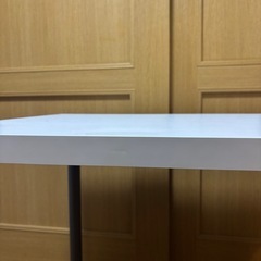 IKEA デスク　テーブルの画像