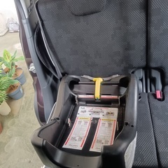 チャイルドシート、後部座席へ後向き取付のみ、体重15kg、身長81cm、持ち手付きの画像