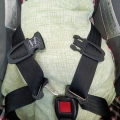 チャイルドシート、後部座席へ後向き取付のみ、体重15kg、身長81cm、持ち手付きの画像