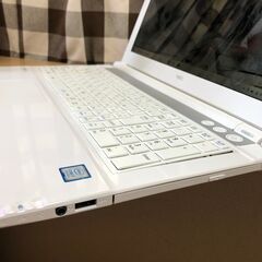 💗限定１台・福生市近隣・入間市近隣！美麗美品・超高速i7第8！新品超速SSD256GB・お洒落ホワイト・Webｶﾒﾗ内蔵・Win11・NEC・/Office2021付/15.6ｲﾝﾁ/メモリ8GB/無線/DVD・CD再生ｿﾌﾄ付　No.2511020-1の画像