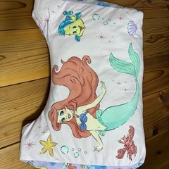 プリンセス　アリエル　ラプンツェル　三角　クッションの画像