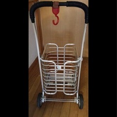 ブレーキ付き買い物カート　折りたたみ可能　の画像