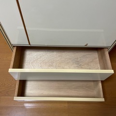 衣装収納棚の画像