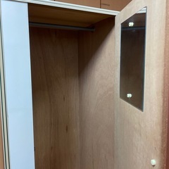 衣装収納棚の画像