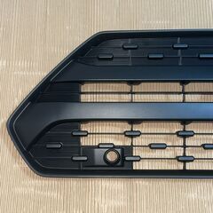 TOYOTA トヨタ MXAA54 RAV4 50系 純正 フロントグリル ラジエーターグリル エンブレム付き カメラ穴 センサー穴有り 53111-42220 53141-33130/33140 90975-C2024/C2025 90975-T2026/T2027 53141-0R120の画像