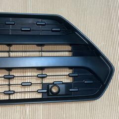 TOYOTA トヨタ MXAA54 RAV4 50系 純正 フロントグリル ラジエーターグリル エンブレム付き カメラ穴 センサー穴有り 53111-42220 53141-33130/33140 90975-C2024/C2025 90975-T2026/T2027 53141-0R120の画像