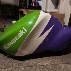 Kawasaki ZX9R/B 91年式　燃料タンクの画像