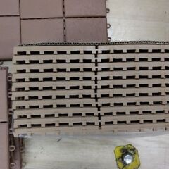 定価10万円以上(まとめて)　ガーデニング　レンガ　ジョイントマット　玄関　ベランダ　フローリングの画像