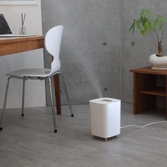 ハイブリッド式　加湿器　ホワイトの画像