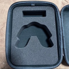 ✨新品未使用✨ Geekria 万能ハードケース Lサイズ (約34×25cm) グレー 緩衝材付きの画像