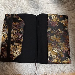 ブックカバー　黒地 金銀の画像