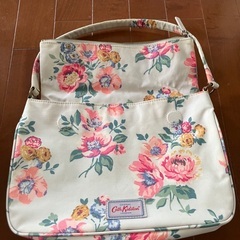 キャスキッドソンのバッグの画像