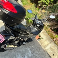 PCX 125 JF56  キャリアボックス付きの画像