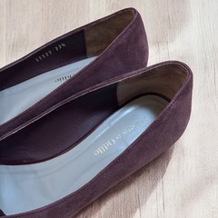 オデットエオディール 23.5cm パープル ポインテッド パンプスの画像