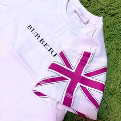 👑BURBERRY 直営店購入✨ユニオンジャックが映える高級キッズTシャツ（90）｜ホワイト×レッドの上品デザインで小さなおしゃれを格上げ♪の画像