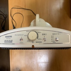 SANYO サンヨー　 遠赤外線ストーブ　遠赤外線ヒーター  1200w の画像