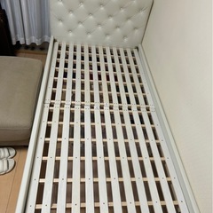 キルティングベットフレームの画像