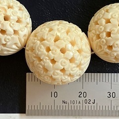 【ヴィンテージ＆希少】三越ネックレス 天然素材 精密彫刻 多層珠の画像