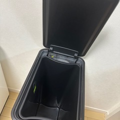 ゴミ箱の画像