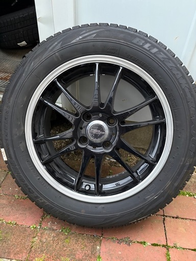 ブリザック　　スタッドレスタイヤ　　4ほん4本