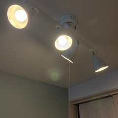 ニトリ 美品4灯シーリングライト(LI-ZU ホワイト) の画像