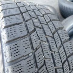 215/60R17 スタッドレスタイヤの画像