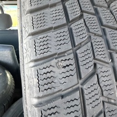 215/60R17 スタッドレスタイヤの画像