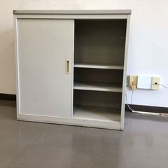 オフィス家具 スチール製棚の画像