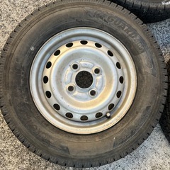 スノータイヤ 145/80/r12 横浜産 2019年  の画像