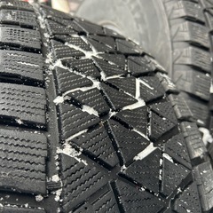 ブリザック DM-V2 275/70R16 4本の画像