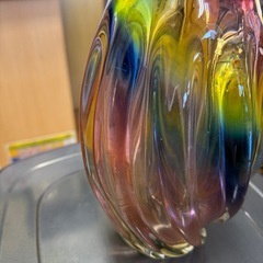 グラデーションが綺麗なガラスの花瓶の画像