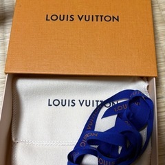 VUITTON 紙袋と箱2セットの画像