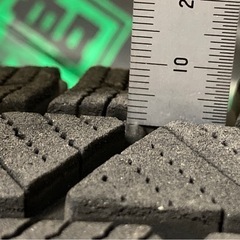 ブリジストン ブリザック VRX3 175 65 R14の画像