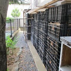 キャンプ・焚き火  『 薪 』 黒コンテナケース(薪のストック用として・その他活用  用途いろいろ) の画像