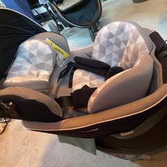 combi チャイルドシート　エッグショット　クルムーブスマート　ISOFIX 新生児期から使用可能　付属品ありの画像