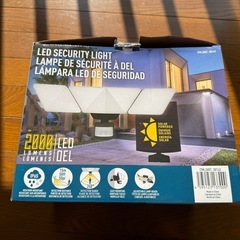 コストコ　LED人感センサーライト　3面　2000ルーメンの画像