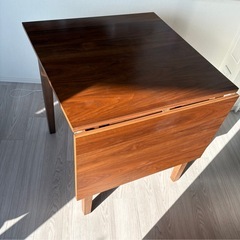 【商談済】ダイニングテーブルと椅子2脚の画像